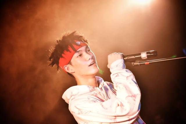 12 | 他是#红花会贝贝# ,中国嘻哈圈中公认的"battle king" !