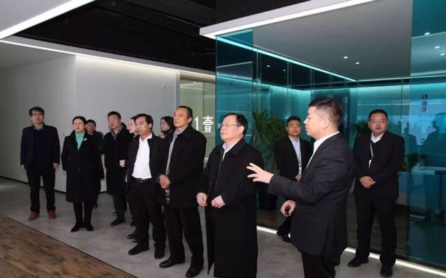 喻新安王文亮等专家到郑州航空港经济综合实验区调研