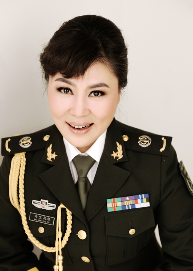 军人出身的女歌手图片
