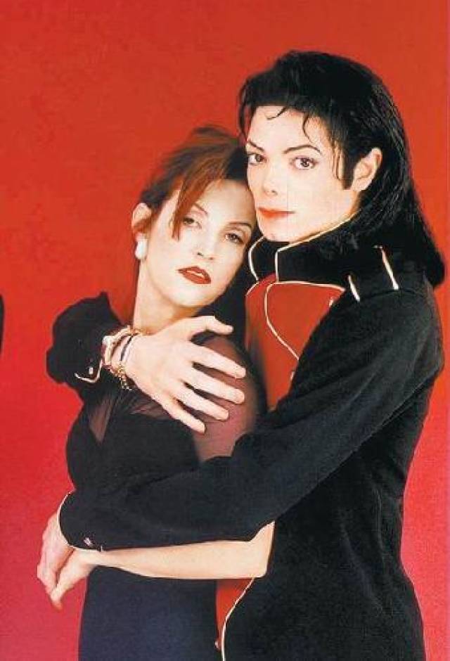 迈克尔杰克逊与猫王的女儿丽莎的婚姻为何只维持了两年