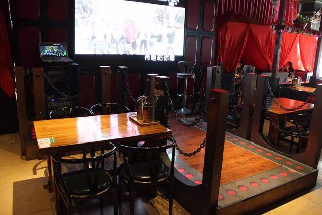 听说,令狐冲居然在临淄卖起了烤鱼?号称要在江湖掀起美食狂潮!