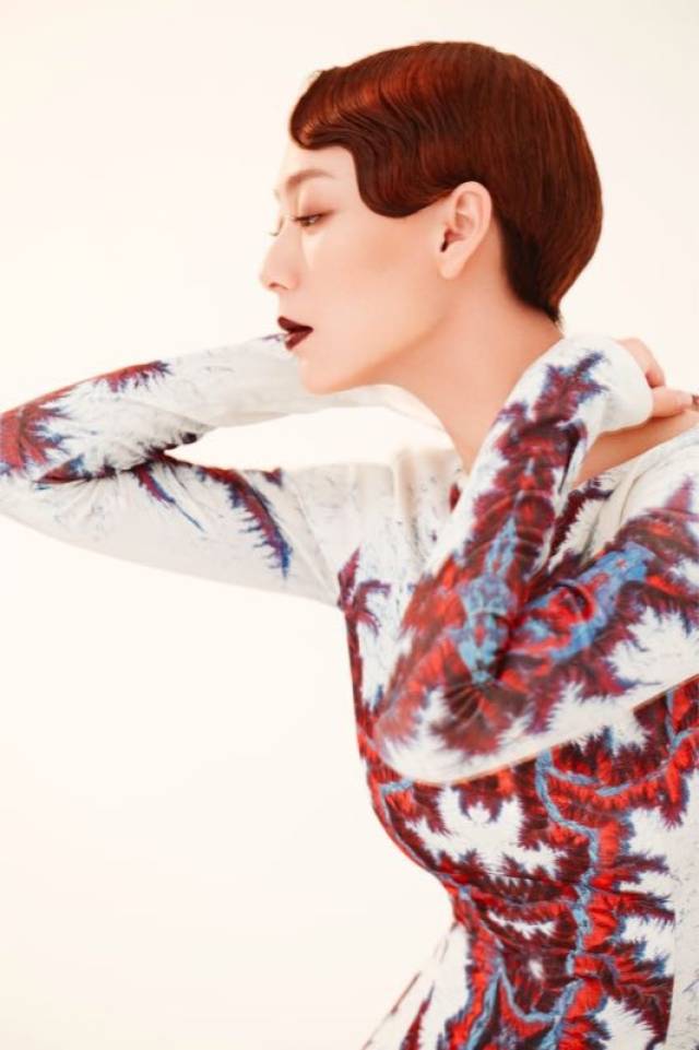 张雅蓓百变写真曝光 狂野妩媚尽显魅力