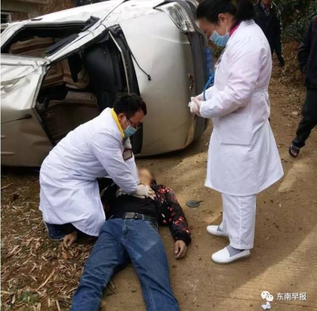 车祸猛于虎!安溪一面包车飞下公路,驾驶员当场死亡!