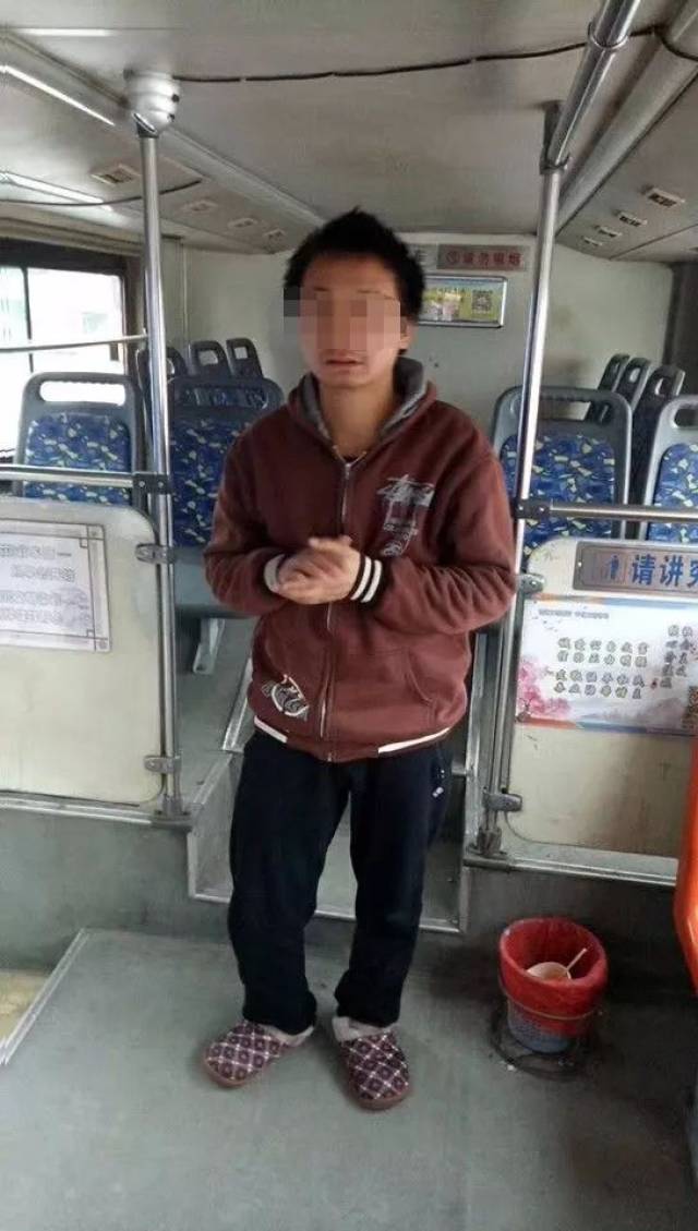 桂林公交又现变态猥琐男!画面太污不敢看