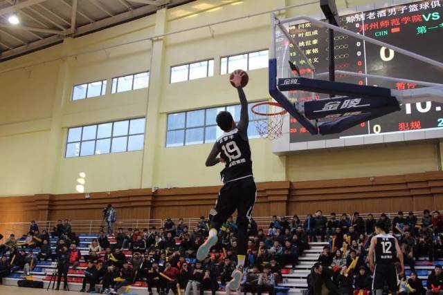 是时候介绍一下我们新组建的河南队的情况了,站在我看