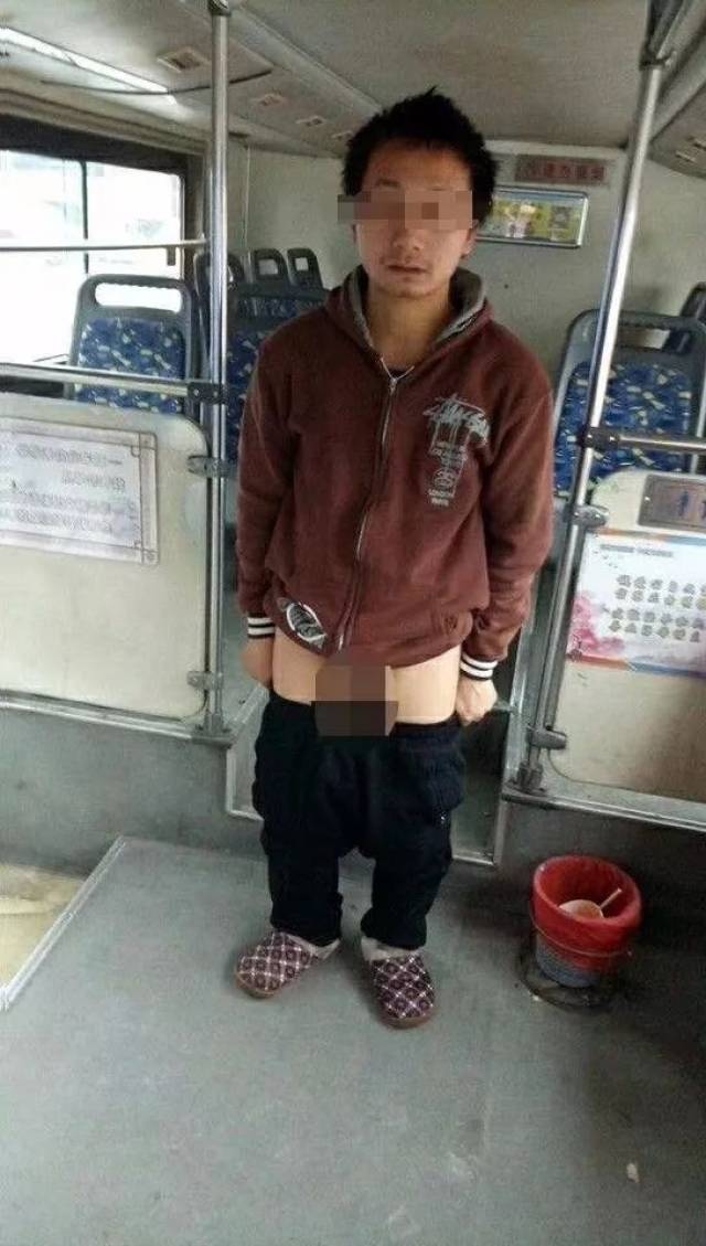 桂林公交又现变态猥琐男!画面太污不敢看