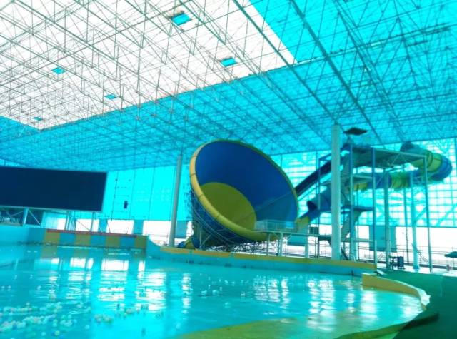 泥河湾温泉生态城占地400亩,投资8亿,打造国内最大室内温泉水上乐园