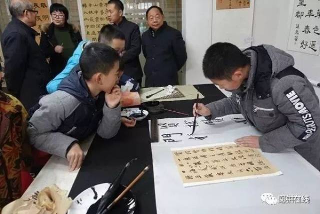 文顶铭:书法顾问,四川省青少年文联美术书法协会副秘书长,阆中市