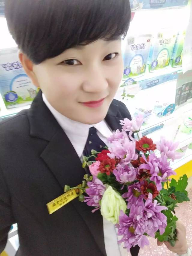 峪河体验店店长孟静心怀最初最美我的倔强魅力风采在大爱平台绽放