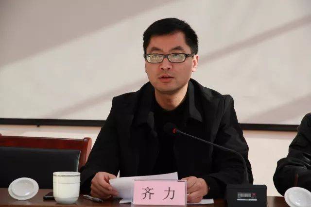 区领导郑学龙,唐锋在会上对"五大专项"整治行动提出了具体要求.