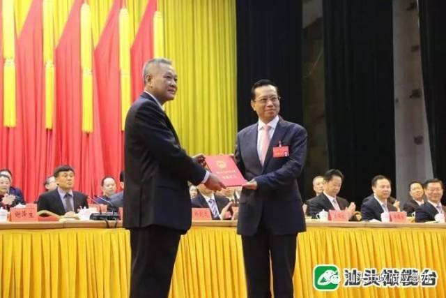 随后,经市十四届人大常委会第十一次会议投票表决,任命杨应雁,林俊扬