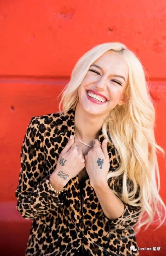 她可能是ins上运气最好的野模网红!