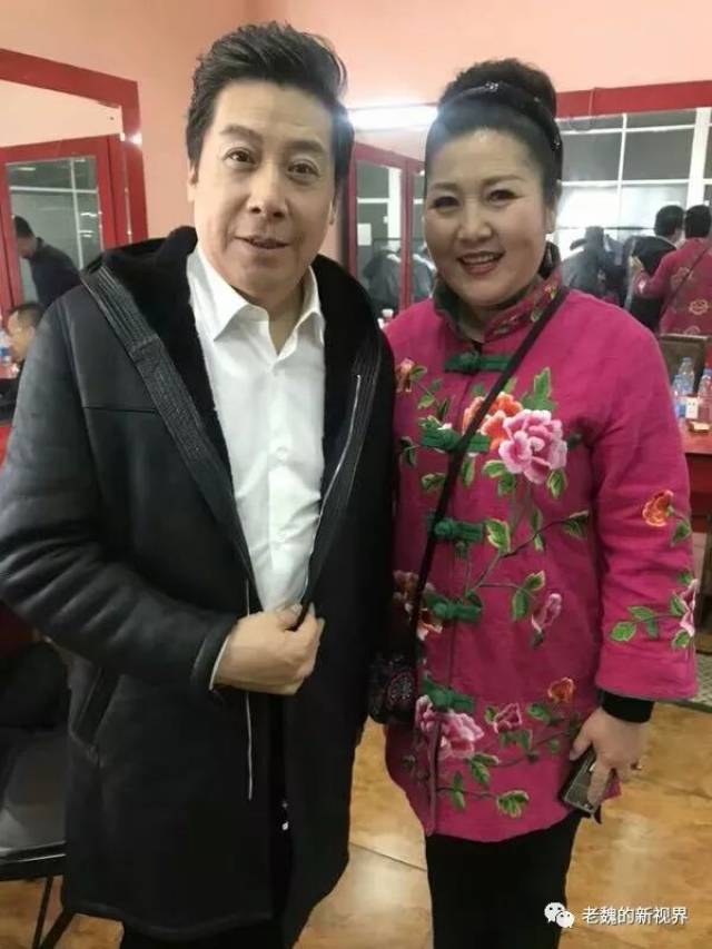 与魏金栋合影.