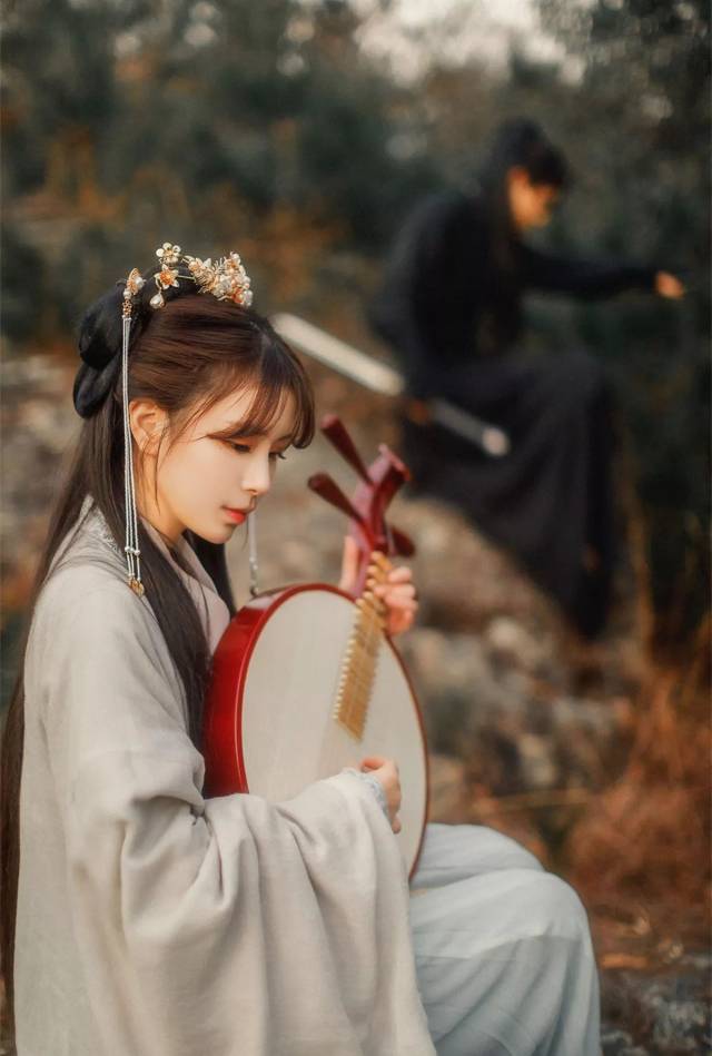 (月琴)摄影师:@万锦其