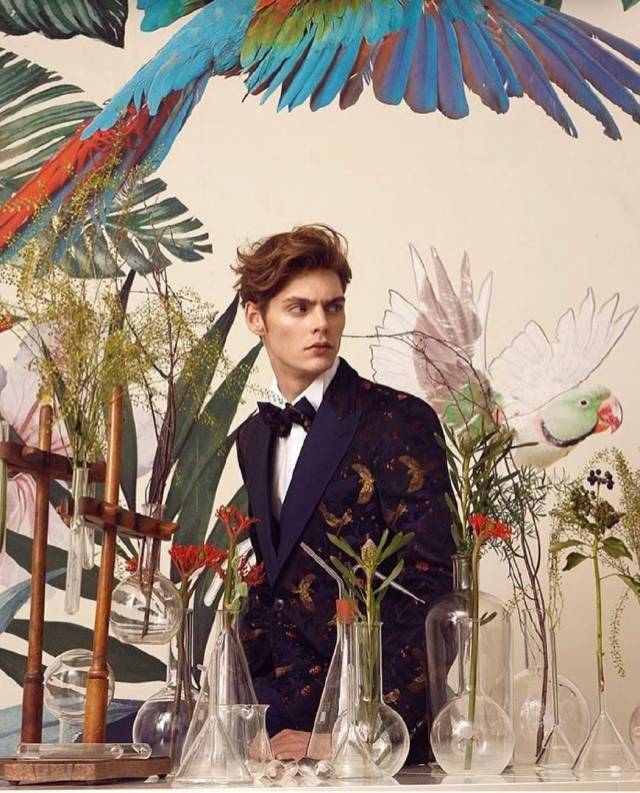 近日,mats van snippenberg为 white magazine拍摄了一组照片