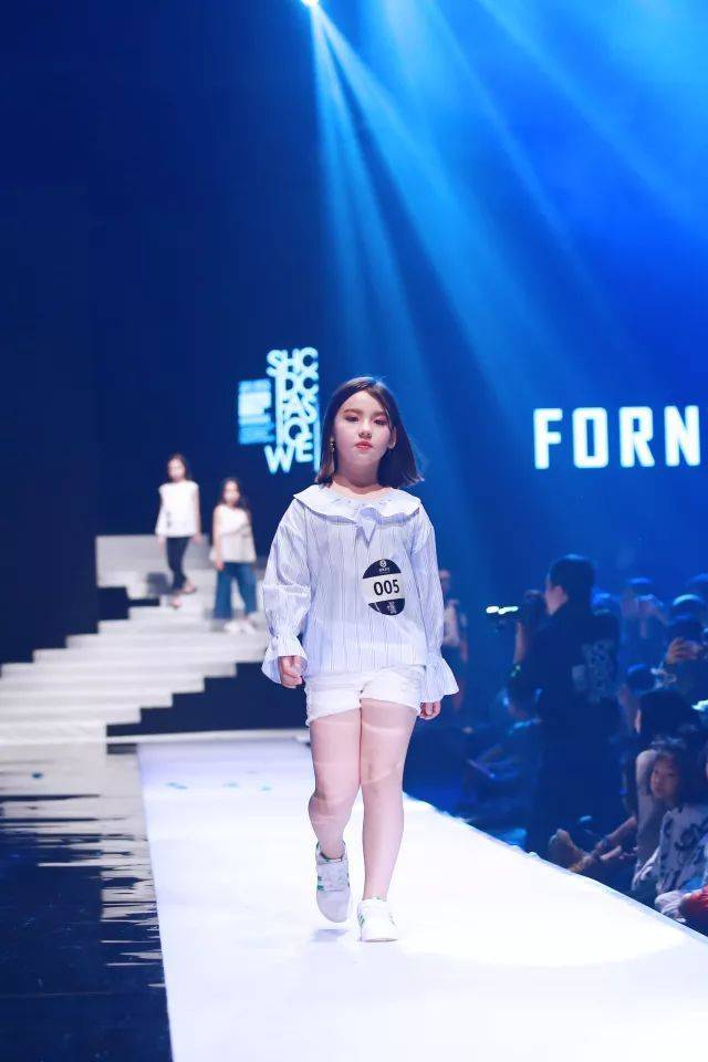 新疆选区童模风采