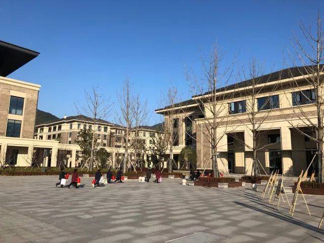 杭州银湖实验小学首届fish趣味节之美术作品展览