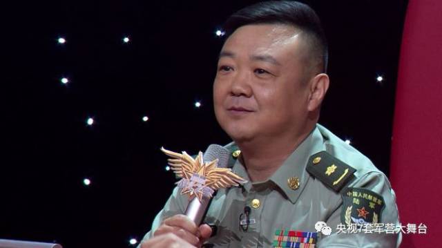 梁召今老师在为选手点评