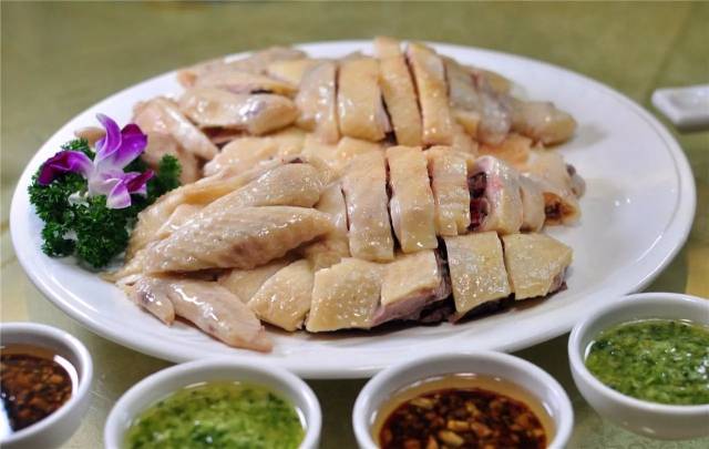 一只练葵花宝典的白切太监鸡