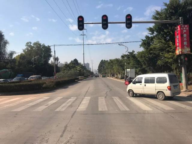 1 监控点 监控内容:机动车不按规定使用灯光 监控位置:市区中山大道