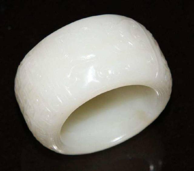 c.阿尔金山产区.主要产碧玉与少量青玉.又称"金山玉".