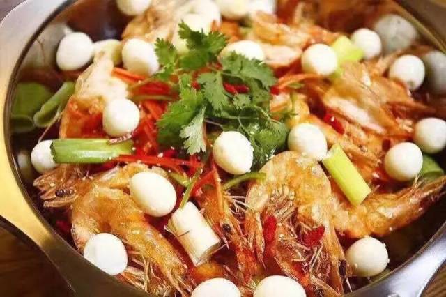 一品鱿鱼大虾,鱿鱼富含钙磷铁元素,利于骨骼发育和造血,能有效治疗