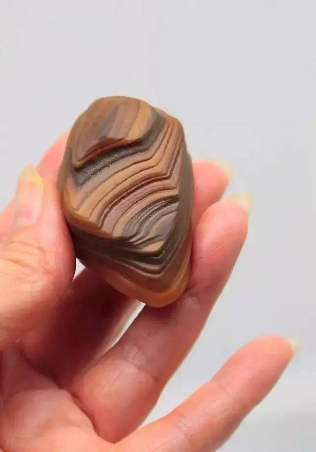 璀璨金丝玉沙漠漆金丝玉中的名贵品种最美的沙漠漆都在这里了