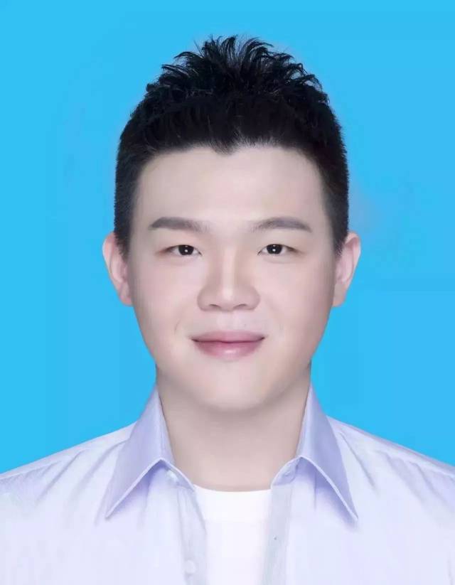 仅33元为你打造最美证件照!化妆,正装,影棚一站搞定!