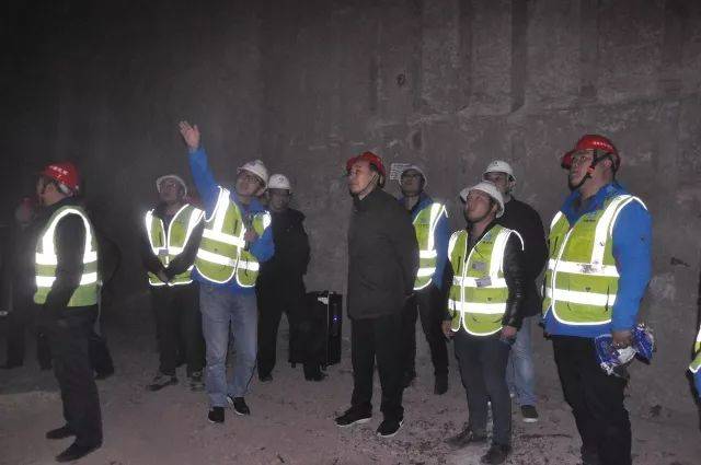 近日,龙洲湾隧道工程项目"李敢"三创工作室研发的《隧道通风带支撑