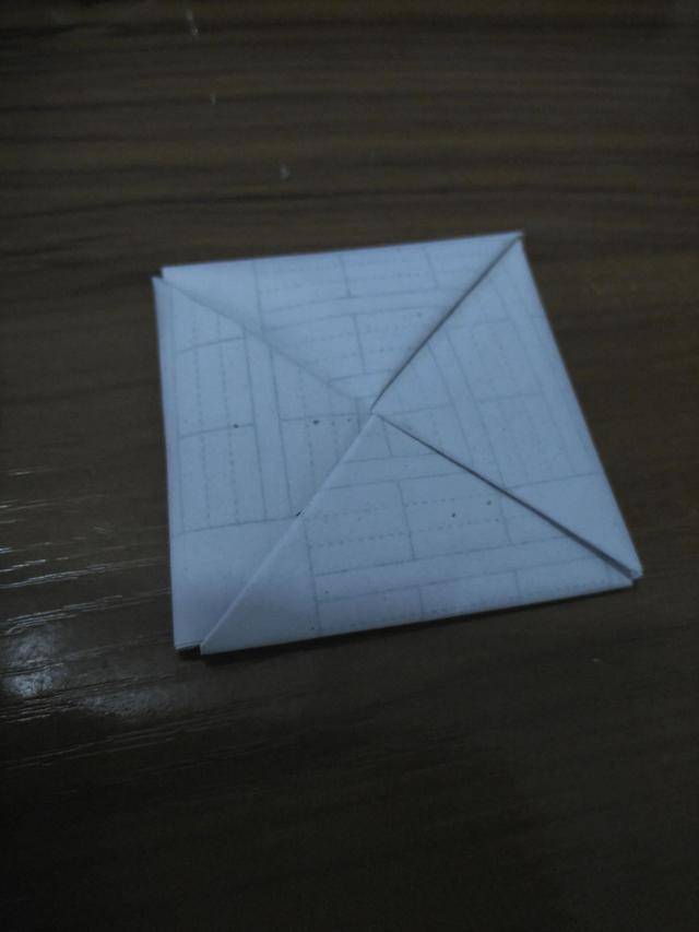 弹溜溜蛋,这个游戏考验技巧,技术不好还得往上砸钱.