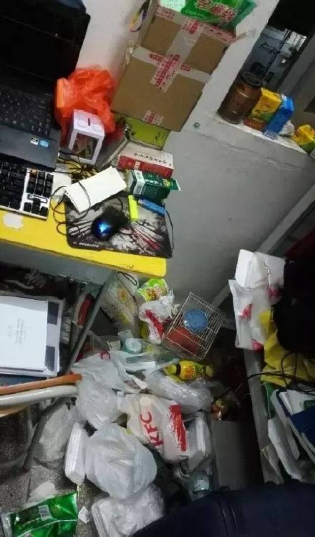 大学最脏乱差宿舍评级,你的是哪个阶段?