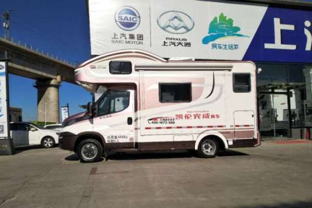 凱倫賓威進口依維柯c型雙拓展房車 3.0t 8速自動擋 售92.