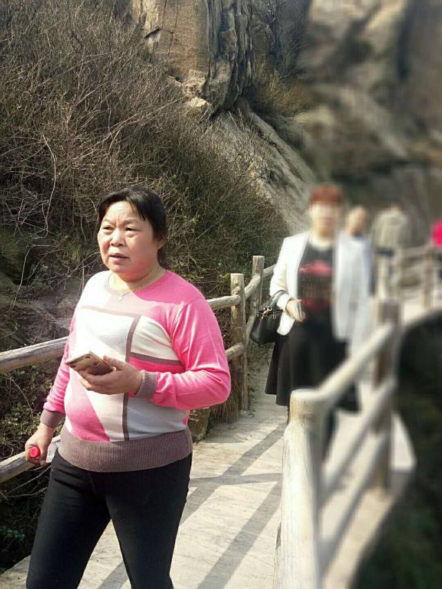 【头条】吉隆一50岁妇女海滨城附近, 离家未归, 请大家帮忙寻找.