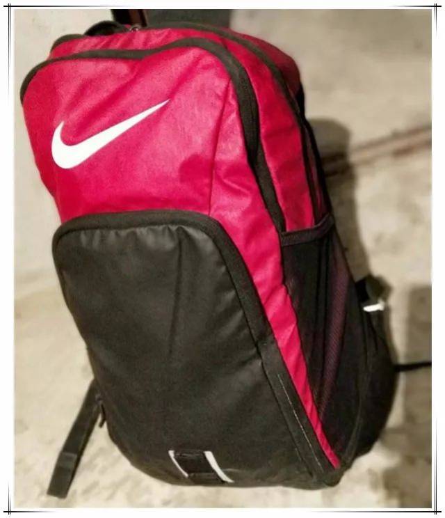 【扩散】围场哪位学生的书包丢了?在这里