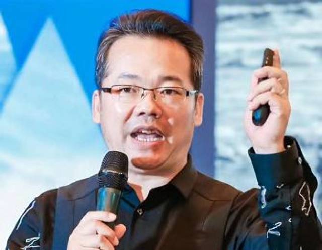 云栖小镇管委会主任 吕钢锋