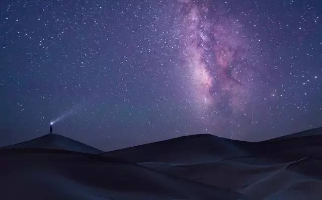 沒有光汙染的銀河與星空 一生中,一定要去一次撒哈拉.