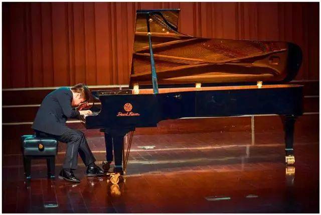 【今晚上演】 黄若愚钢琴独奏音乐会,带您领略悠扬乐章