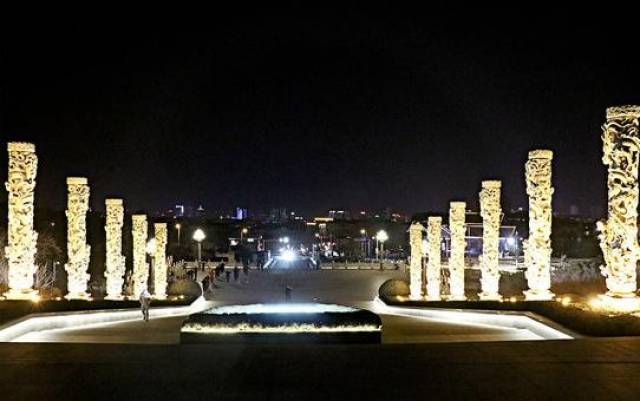 四大分会场已确定, 分别是广东珠海,山东泰安 站在高处俯视天地广场