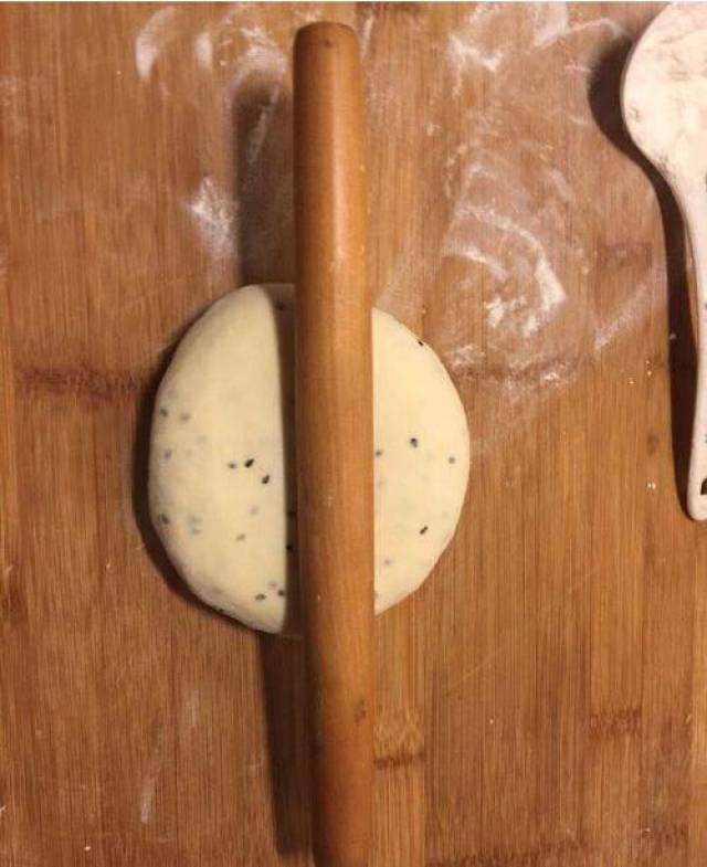 【舌尖美食】 山西人用面做的麻叶,干净卫生,简单方便,一口一个!