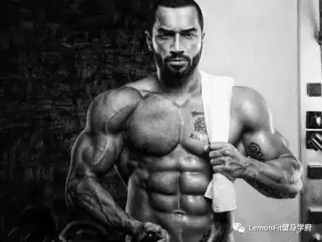 拳套击打腹部,可以加速腹肌行成?