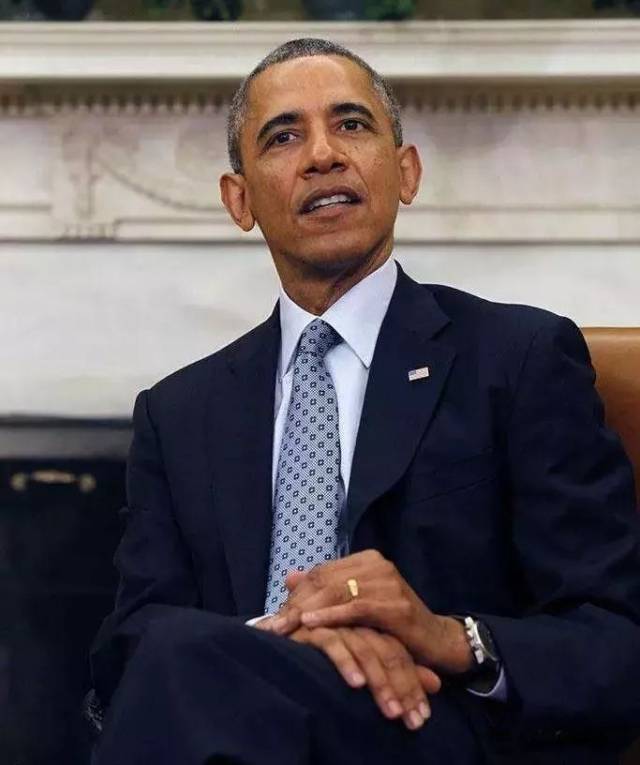 在瑞士洛桑参加六国外长会议期间,抽空跑步锻炼.