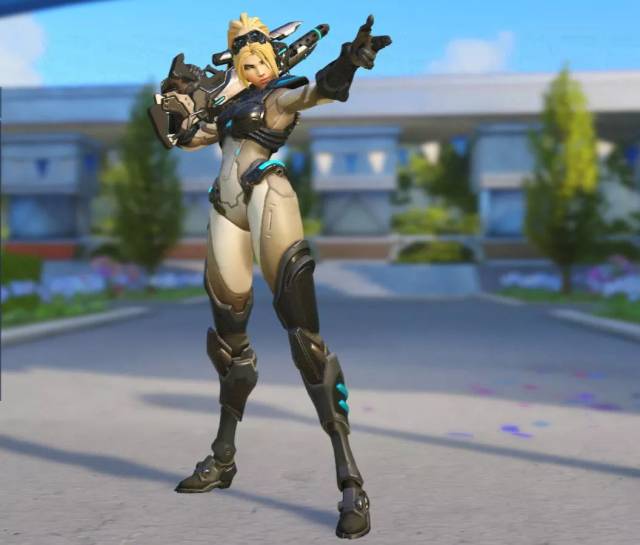 虽然皮肤甚多,但老婆的新衣服还是肯定要氪的,比如黑百合的星际诺娃