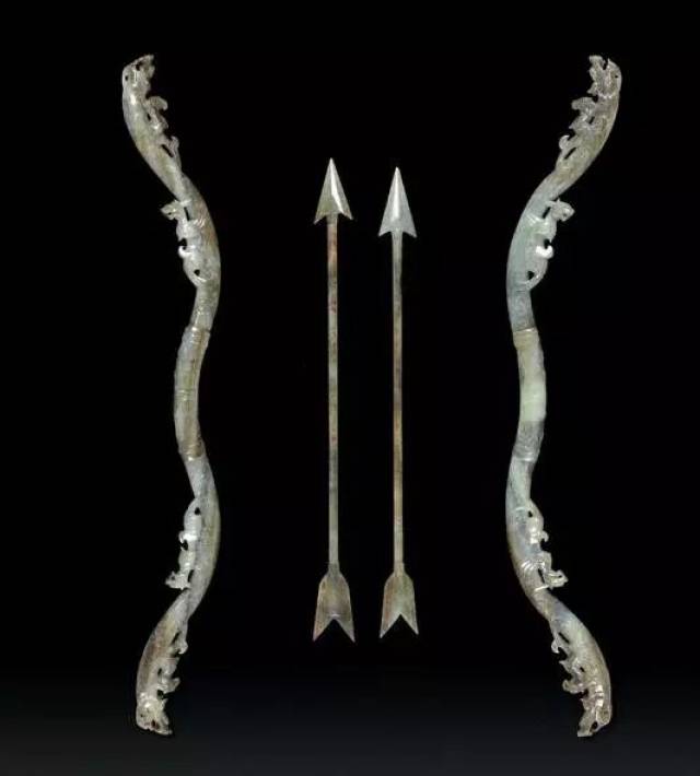 弩也被称作窝弓,十字弓古代用来射箭的一种兵器