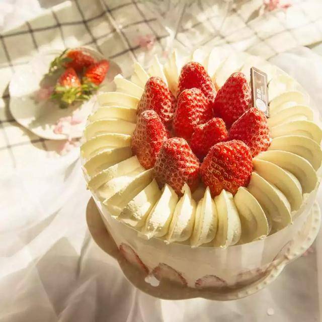 济南这几家草莓单品大合辑,点燃你满满的粉红少女心!