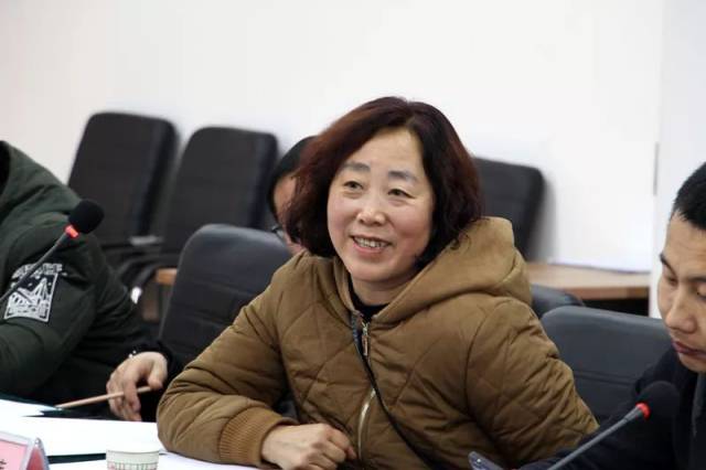 左右             随后,张英杰,张利州,吕晓霞,王海萍等运营咨询委员