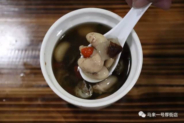 刷爆朋友圈的鸡子蒸生蚝,现在来到厚街了.滋补阵容霸气登场!