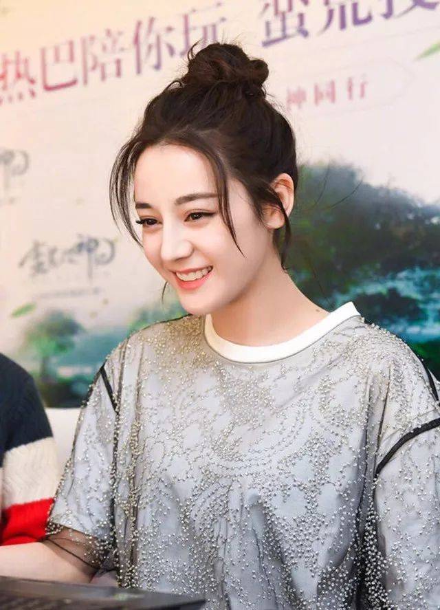 适合扎丸子头的6位女明星迪丽热巴上榜杨幂第2第1非她莫属