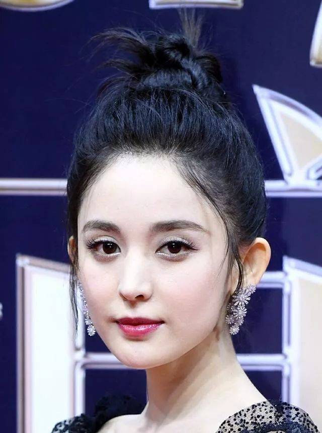 适合扎丸子头的6位女明星迪丽热巴上榜杨幂第2第1非她莫属