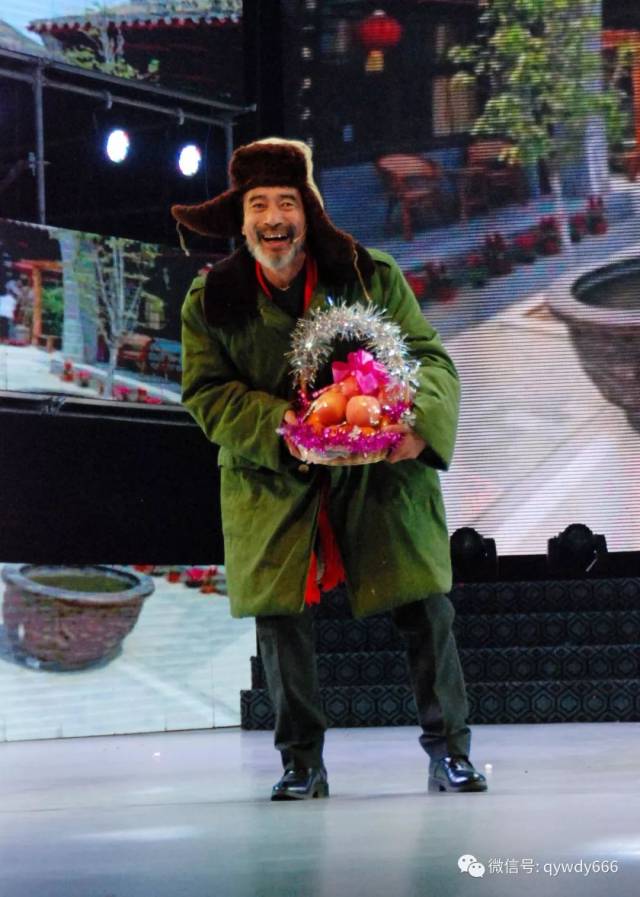 厉害了,"米花爷爷"化身老上海滩登2018百姓乐春晚演小品!