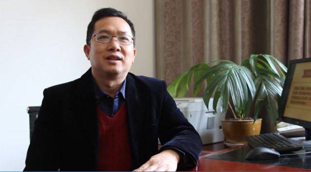 册亨县教育局局长韦应荣